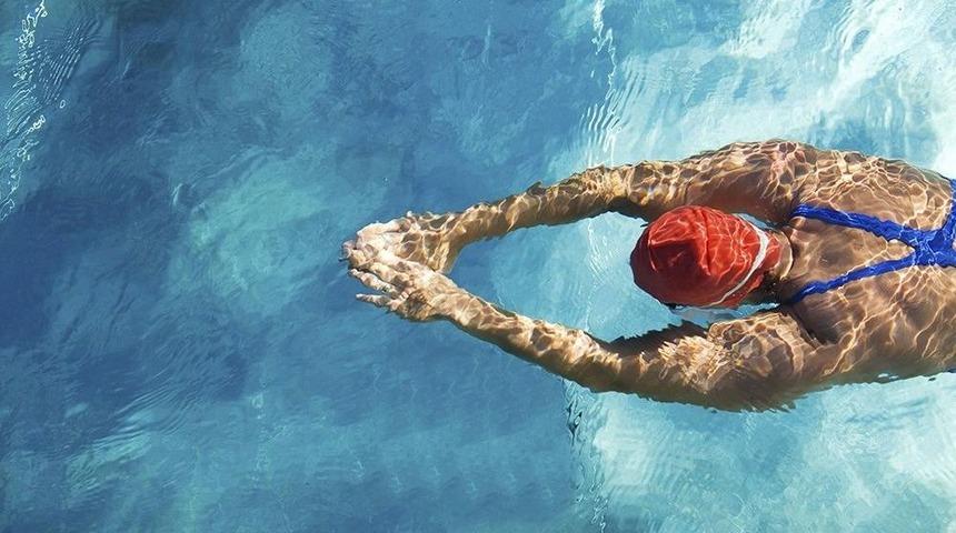 "y&uuml;zmek Skolyozu Olumsuz Etkileyebilir"