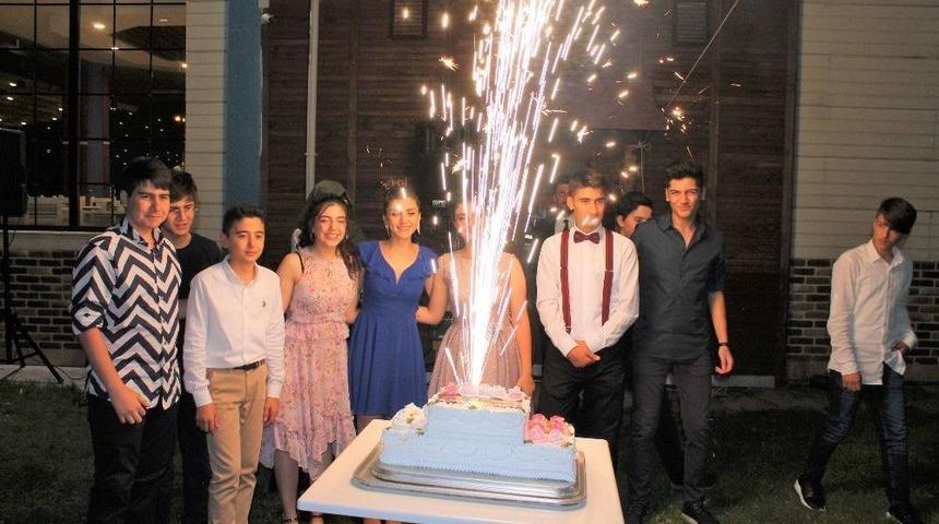 Pekfende Mezuniyet Gecesi