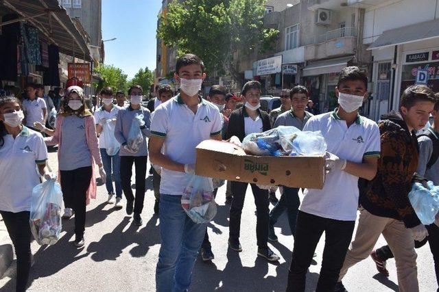 Kahta Fen Lisesi Çevre Temizliğine Dikkat Çekti