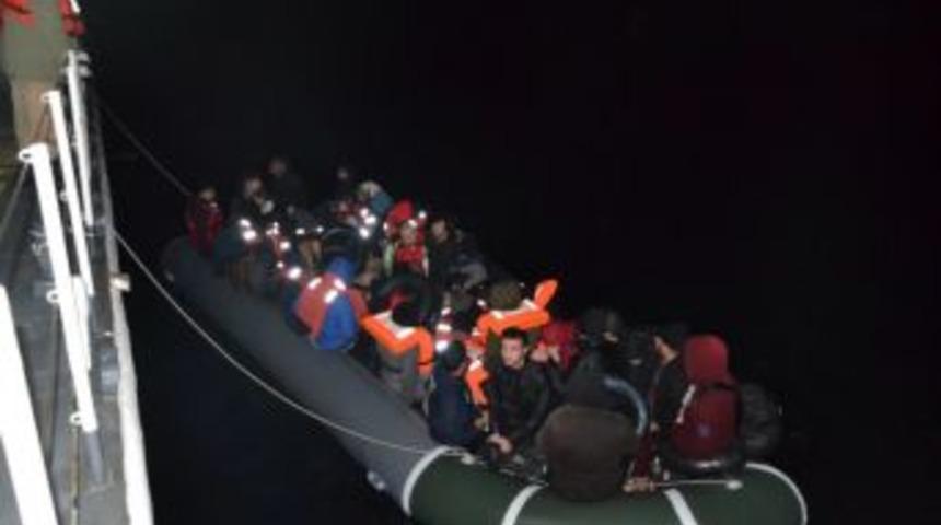 Yunan Adalarına Ge&ccedil;mek İsteyen 51 Ka&ccedil;ak G&ouml;&ccedil;men Yakalandı