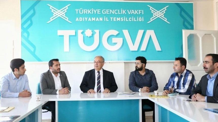 Kutlu T&uuml;gva &Uuml;yesi Gen&ccedil;lerle Bir Araya Geldi