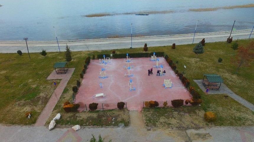 Beyşehir G&ouml;l&uuml; Kıyısında Yenilenen Fitness Park Hizmette