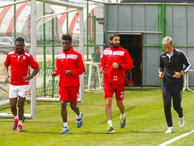 Boluspor Kulüp Başkan Çarıkçı: “ilk 2’ye Göz Kırptık”