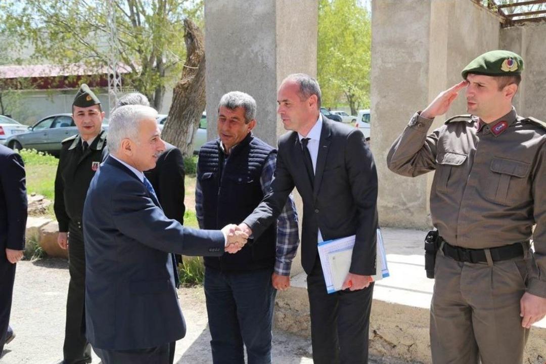 Vali Kam&ccedil;ı B&uuml;nyan&rsquo;da Muhtarlarla Buluştu