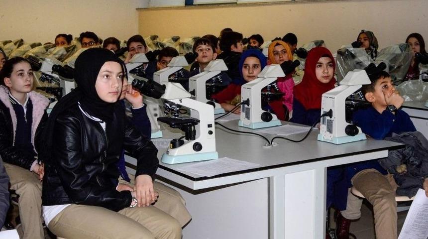 Bilim Kurdu&rsquo;nda Ortaokul &Ouml;ğrencilerine Tıp Dersi