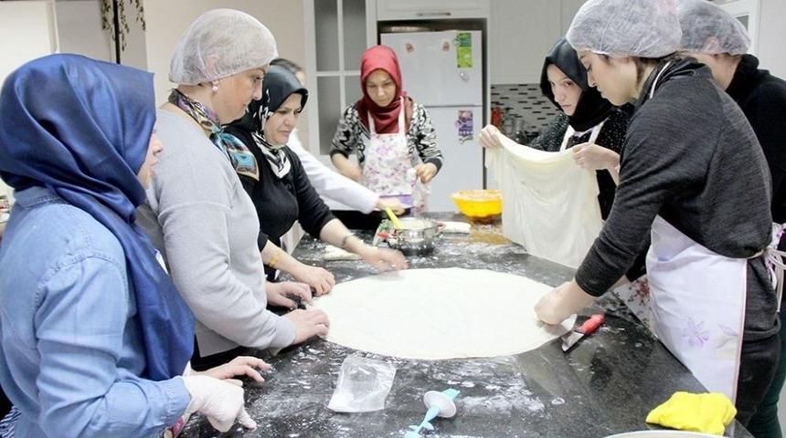 D&uuml;nya Lezzetleri Mutfak At&ouml;lyesi&rsquo;nde