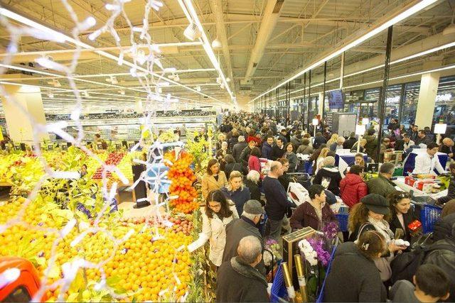 Carrefoursa’dan İzmir’e Yeni Yatırım