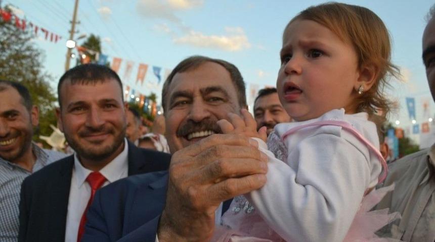 Bakan Eroğlu, İftarını Vatandaşlarla Birlikte Yaptı