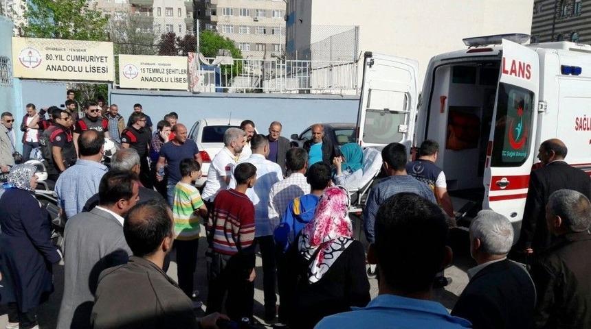 Karşıya Ge&ccedil;erken Tren &Ccedil;arpan Kız Yaralandı