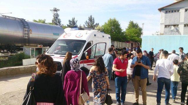 Karşıya Geçerken Tren Çarpan Kız Yaralandı