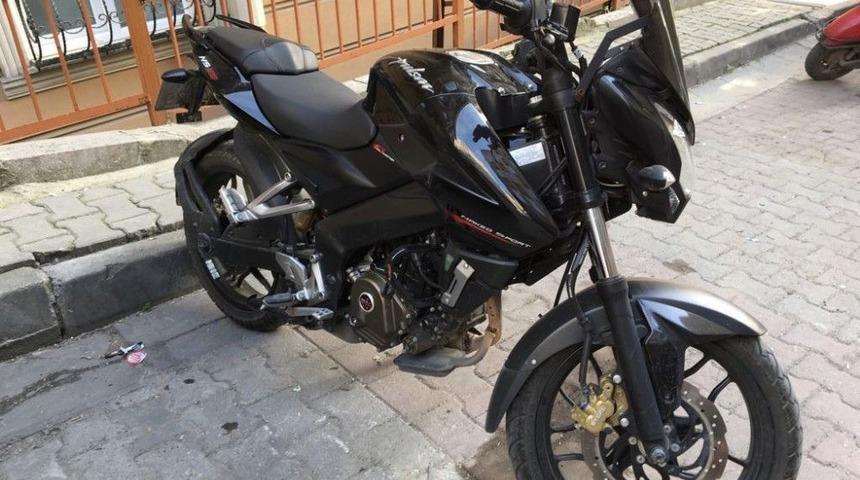 (&ouml;zel) 10 Saniyede 10 Bin Liralık Motosikleti &Ccedil;aldılar