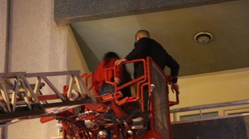 (özel) Boş Evde Tutulan Genç Kızı Polis Kurtardı