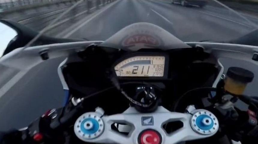 (&ouml;zel) E-5 Karayolunda 200 Kilometre Hızda Tek Teker Yolculuk