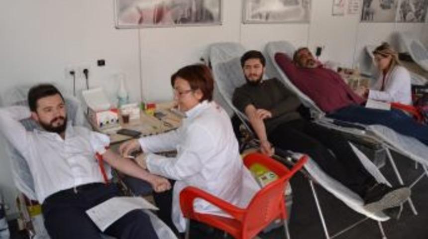 Kan Bağışı Memnun Etti