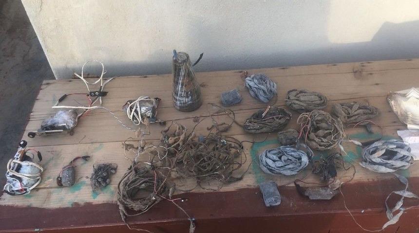 Tsk: “afrin’de Toprak Altına Gizlenmiş 12 Adet Tespih Tipi Patlayıcı Düzenek Ele Geçirildi”