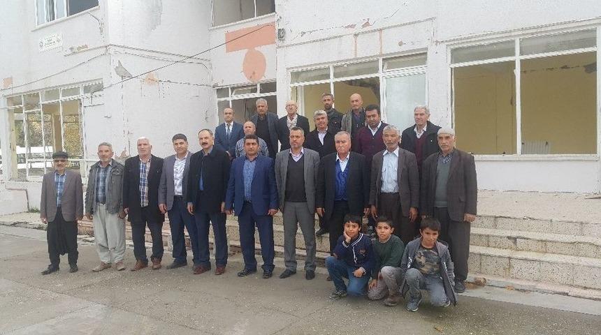 Depremzedeler M&uuml;jde Bekliyor