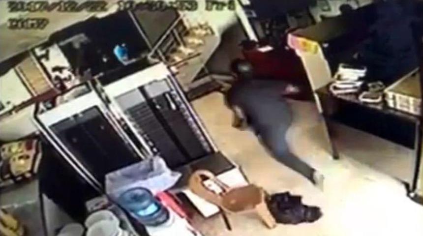 Antalya&rsquo;da 3 Kişiyi &Ouml;ld&uuml;r&uuml;p İntihar Eden Şahsın Silahı İnternetten Getirttiği Ortaya &Ccedil;ıktı