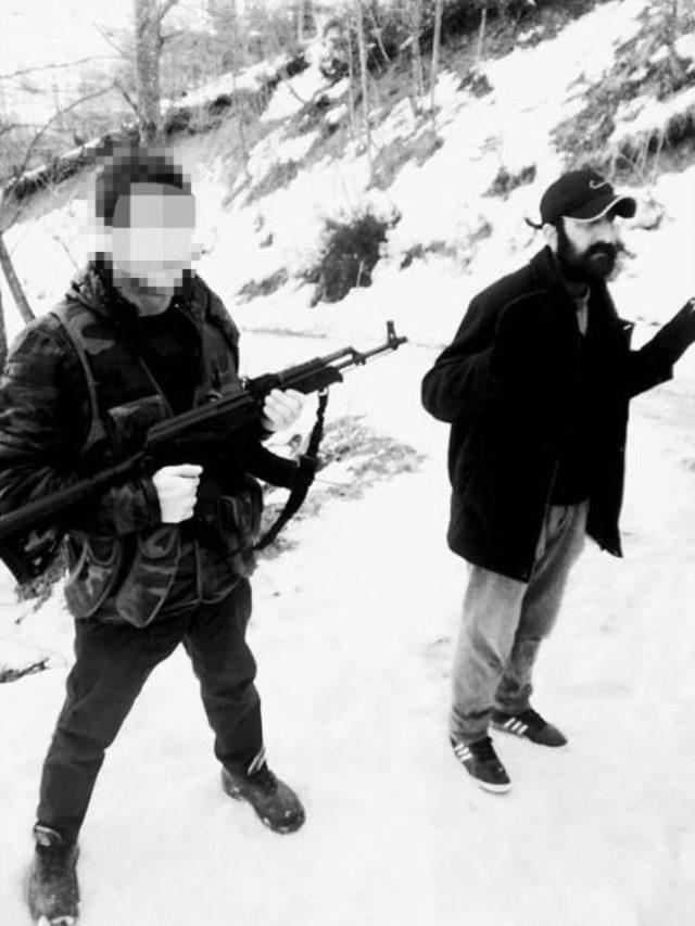 Pkk’lı Terörist Yer Gösterdi, C4 Ve Zırh Delici Patlayıcılar Ele Geçirildi