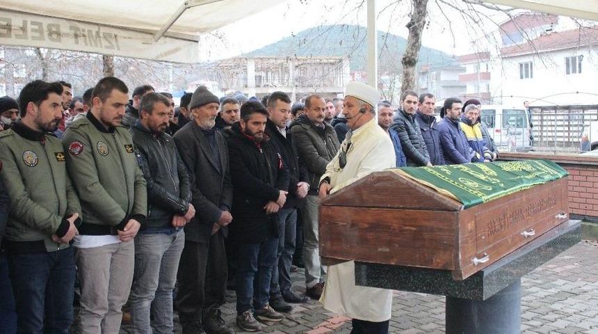 Eşinin Dostu Tarafından Yatağında &Ouml;ld&uuml;r&uuml;len Talihsiz Koca Defnedildi