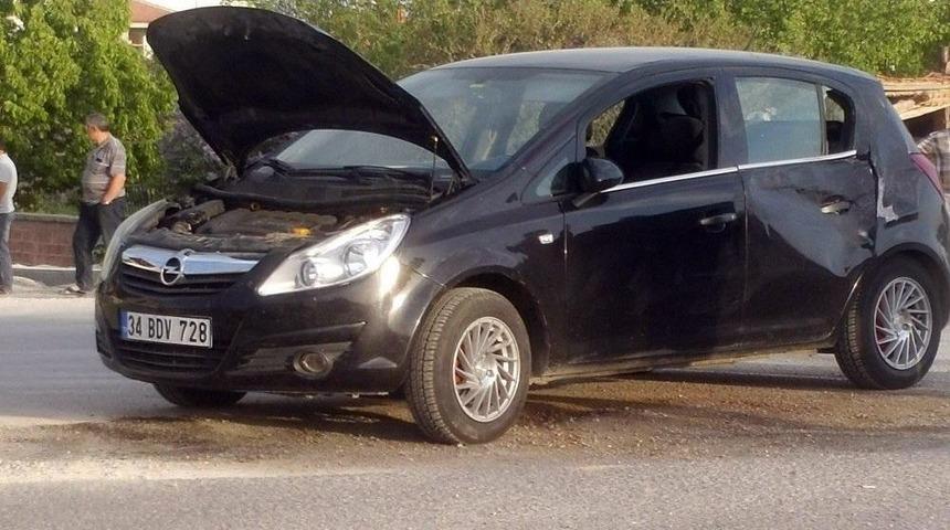 Denizli&rsquo;de Zincirleme Kaza: 3 Yaralı