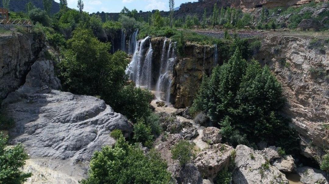 G&ouml;ksu Şelalesi Ziyaret&ccedil;ilerin Uğrak Mekanı Haline Geldi