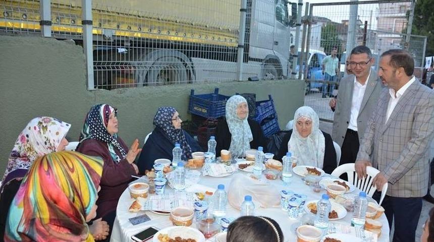 Dilovası&rsquo;nda İftar Sofrası &Ccedil;erkeşli&rsquo;de Kuruldu