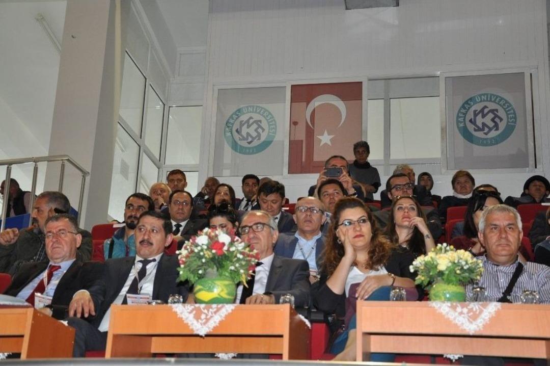 Kars&rsquo;ta K&uuml;lt&uuml;r Ş&ouml;leni Renkli G&ouml;r&uuml;nt&uuml;lere Sahne Oldu