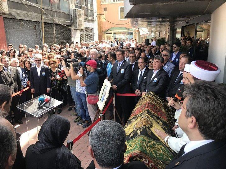 Erdoğan Demirören Son Yolculuğuna Uğurlanıyor G1