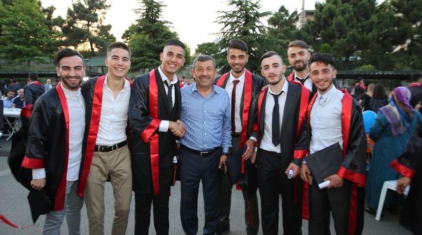Başkan Karabacak, Mezun Olan &Ouml;ğrencilerle İftar Yemeğinde Buluştu