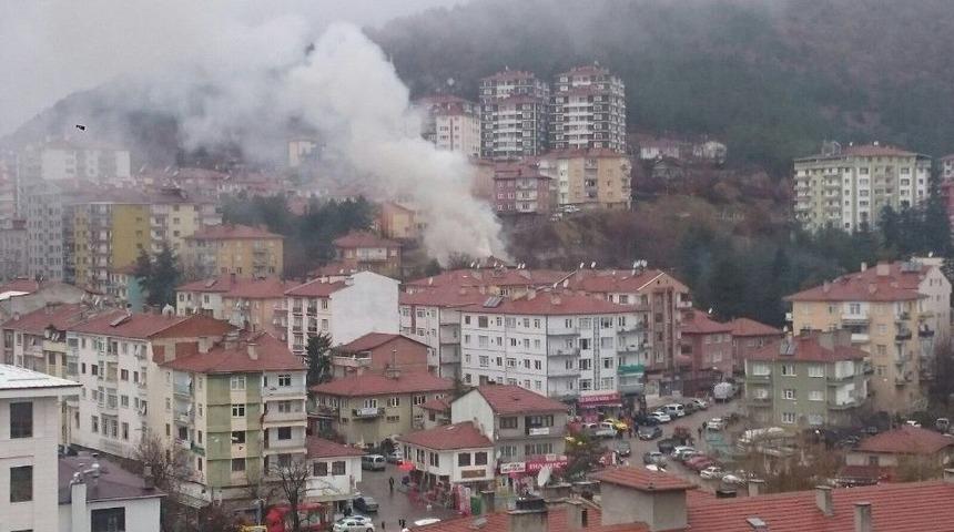 Ankara&rsquo;da Yangın İtfaiyeyi Alarma Ge&ccedil;irdi