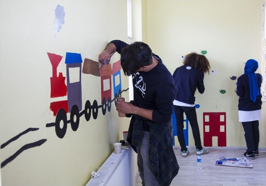 Yt&uuml; &Ouml;ğrencileri Ahlat&rsquo;ta Anaokulunun İ&ccedil; Dizaynını Yapıyor