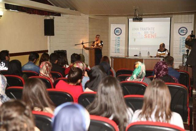 Bayburt Üniversitesi Öğrencilerine Uygulamalı Eğitim Ve Seminer Verildi