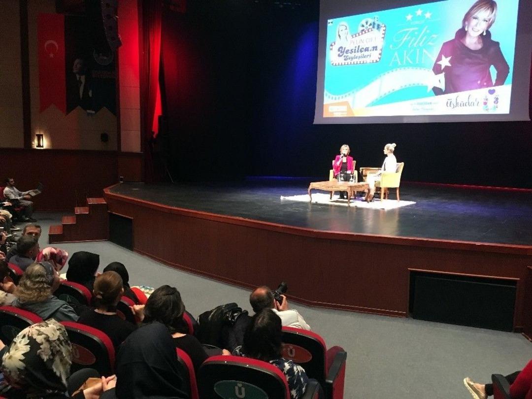 Filiz Akın Sinemadaki İdol&uuml;n&uuml; A&ccedil;ıkladı