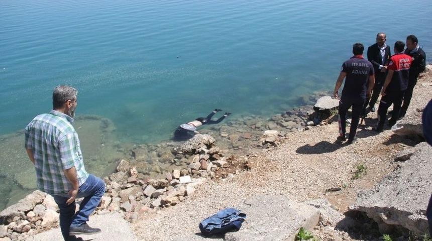 Gen&ccedil; Kız Aşkını Kanıtlamak İ&ccedil;in G&ouml;lde İntihar Etmiş