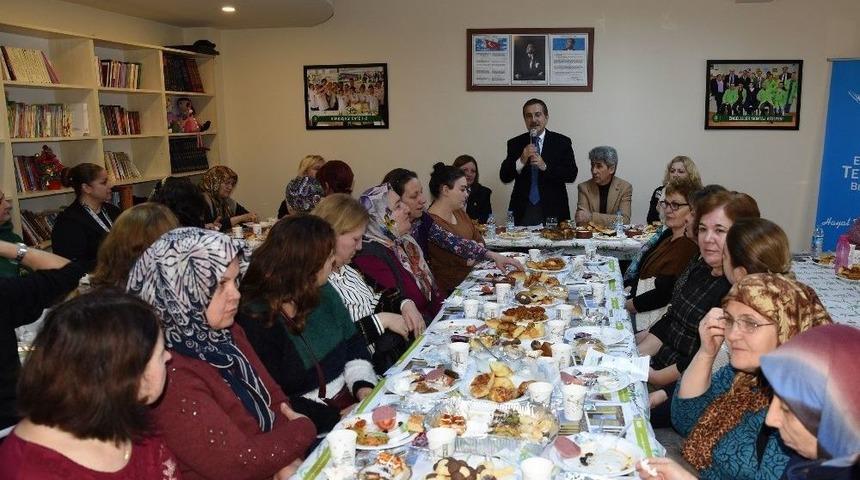 Başkan Ata&ccedil; Bah&ccedil;elievler&rsquo;de Kadınlar İle Buluştu