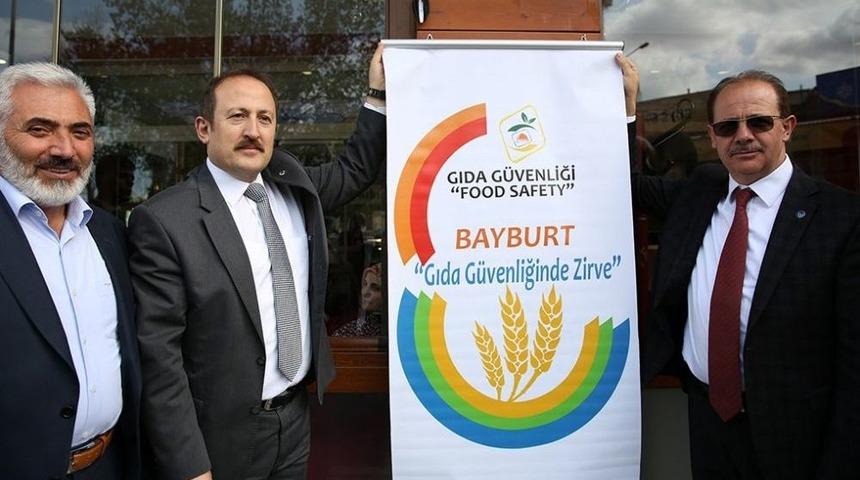 &Ouml;rnek Esnaflara Sertifikaları Verildi