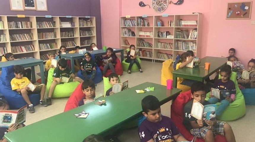 Yakapınar İlkokulu&rsquo;na Bin Kitap