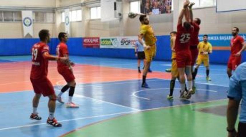 Nil&uuml;fer Belediyespor Devreyi 14 Puanla Kapattı