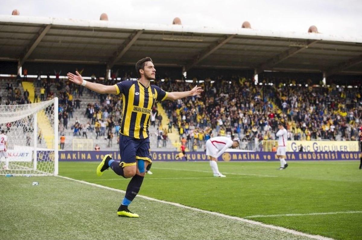 (&ouml;zel Haber) Umut Nayır: "milli Formayı Giymek İsterim"