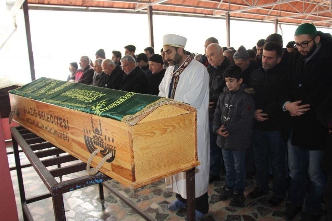 Bir G&uuml;n Arayla &Ouml;len Baba Oğul Yan Yana Defnedildi