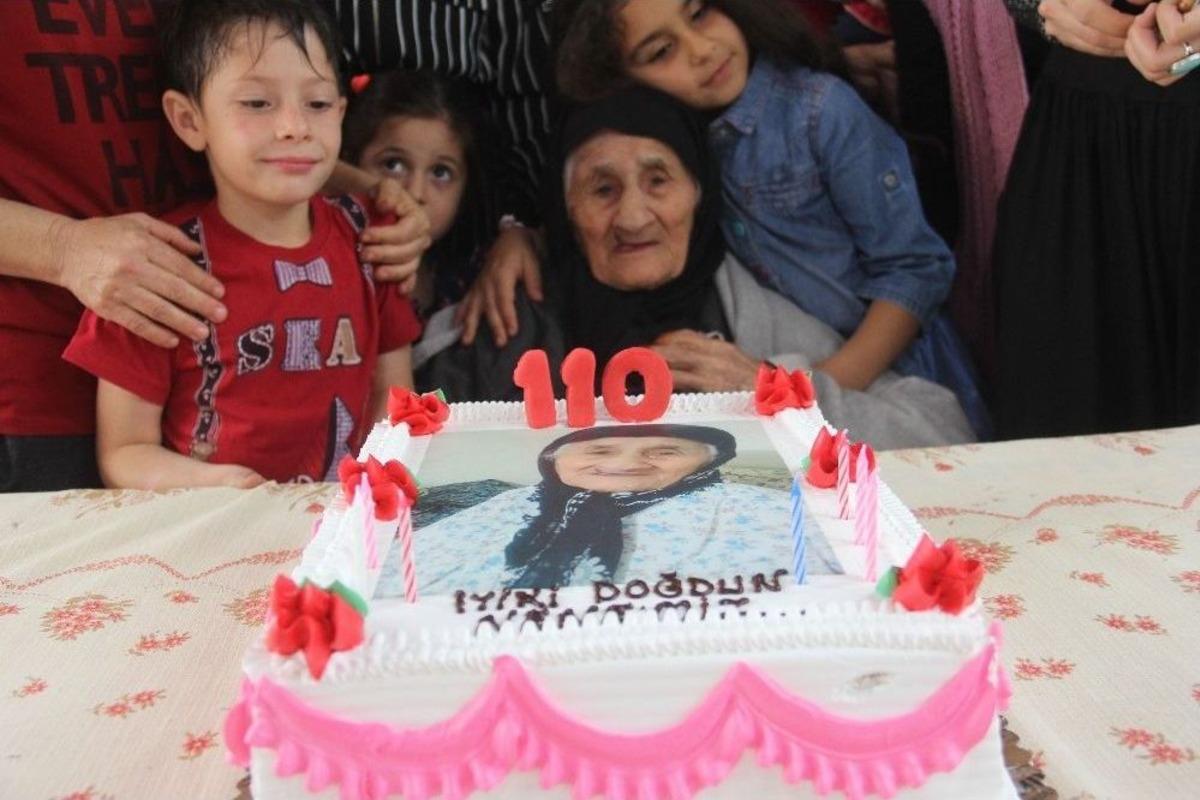 110 Yaşındaki Kadına Doğum G&uuml;n&uuml; S&uuml;rprizi