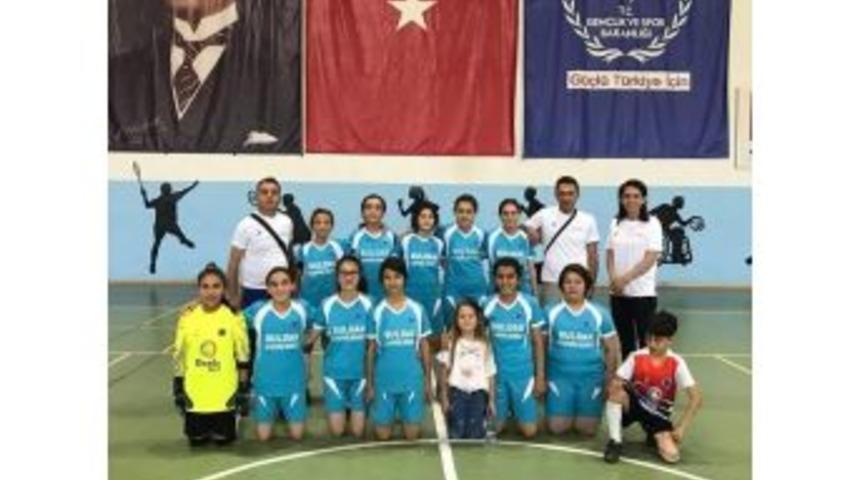 Buldanlı Kızlar Futsal Turnuvasından 3.&rsquo;l&uuml;k İle D&ouml;nd&uuml;