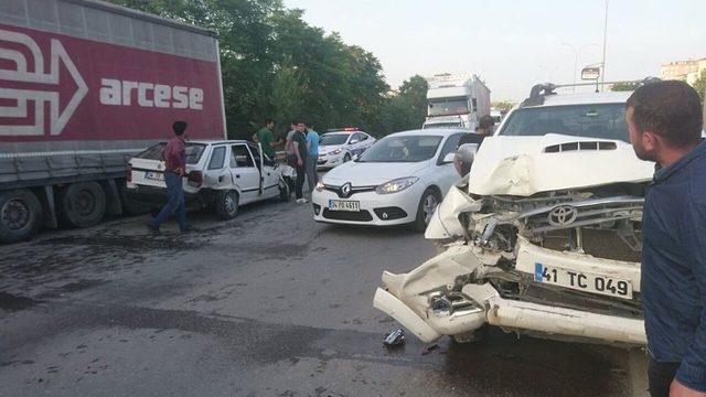 (özel) Pendik’te Zincirleme Trafik Kazası: 4 Yaralı