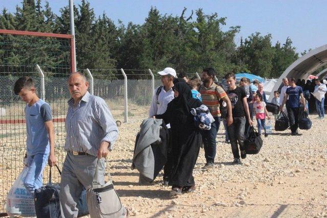 Suriyelilerin Ramazan Bayramı İçin Ülkelerine Dönüşleri Sürüyor