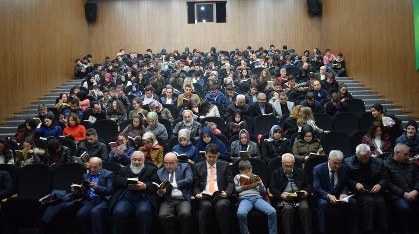 Akyazı&rsquo;da Kitap Okuma Etkinliği D&uuml;zenlendi