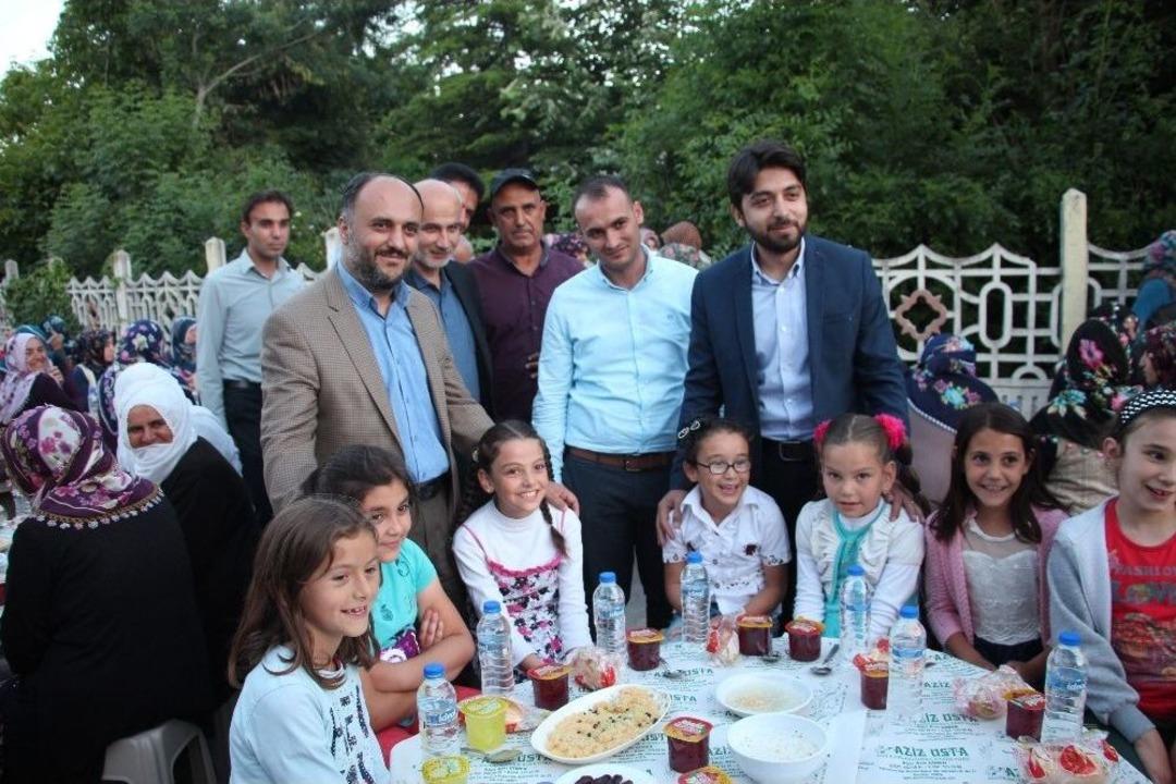 Beyşehir Belediyesinin Mahalle İftarı Buluşmaları S&uuml;r&uuml;yor