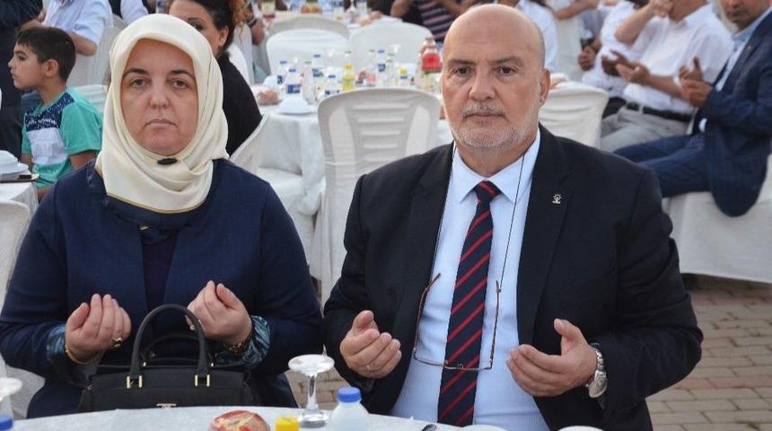 Ak Parti Bursa Milletvekili Adayı Ahmet Yelis, Ahududu &Uuml;reticileri İle Bir Araya Geldi