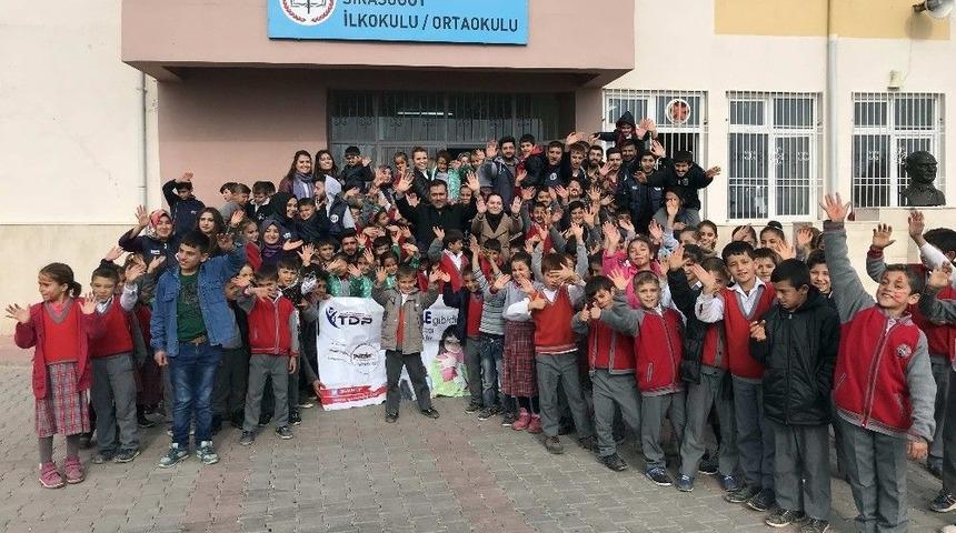 Ga&uuml;n &Ouml;ğrencilerinden &ldquo;minik Kalpler &Uuml;ş&uuml;mesin&rdquo; Projesiyle Yardım Kampanyası