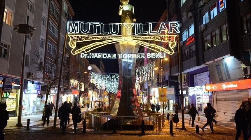 Avcılar Yeni Yılda Işıl Işıl