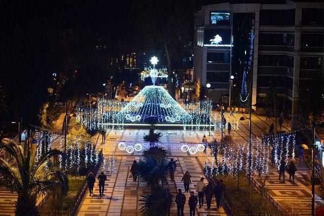 Avcılar Yeni Yılda Işıl Işıl